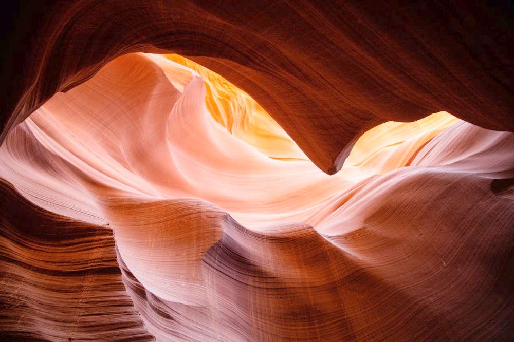antelope canyon entrando la luz
