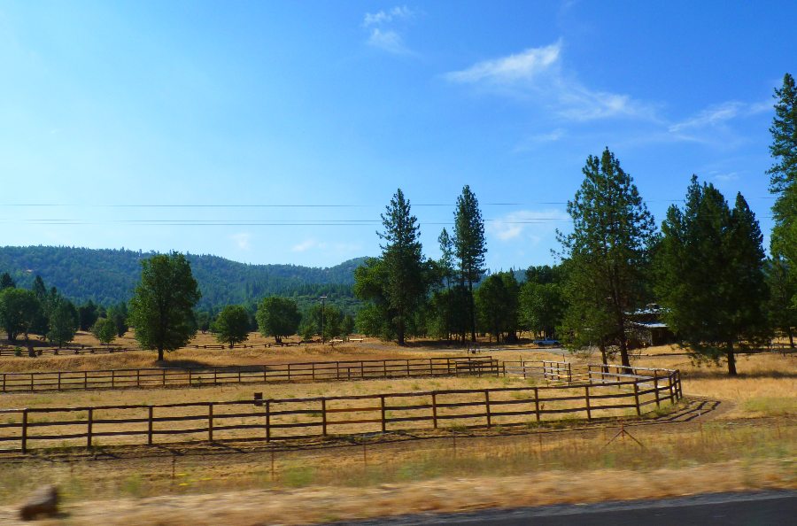 Zona de ranchos en la Tioga RD